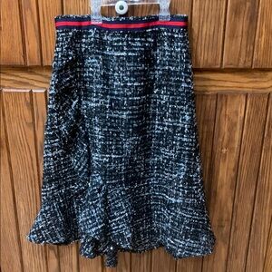 Garcia Fashion Black /Grey Tweed skirt
Size M